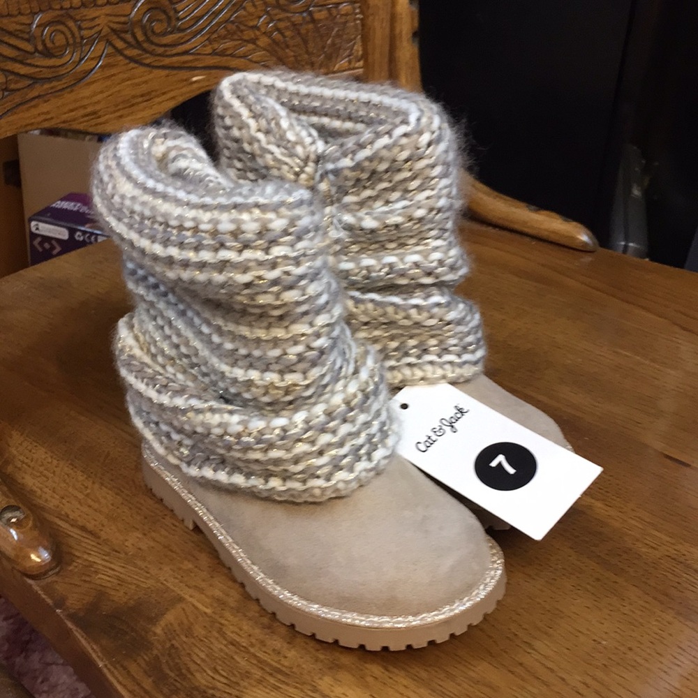 Size 7 Cat & Jack boots